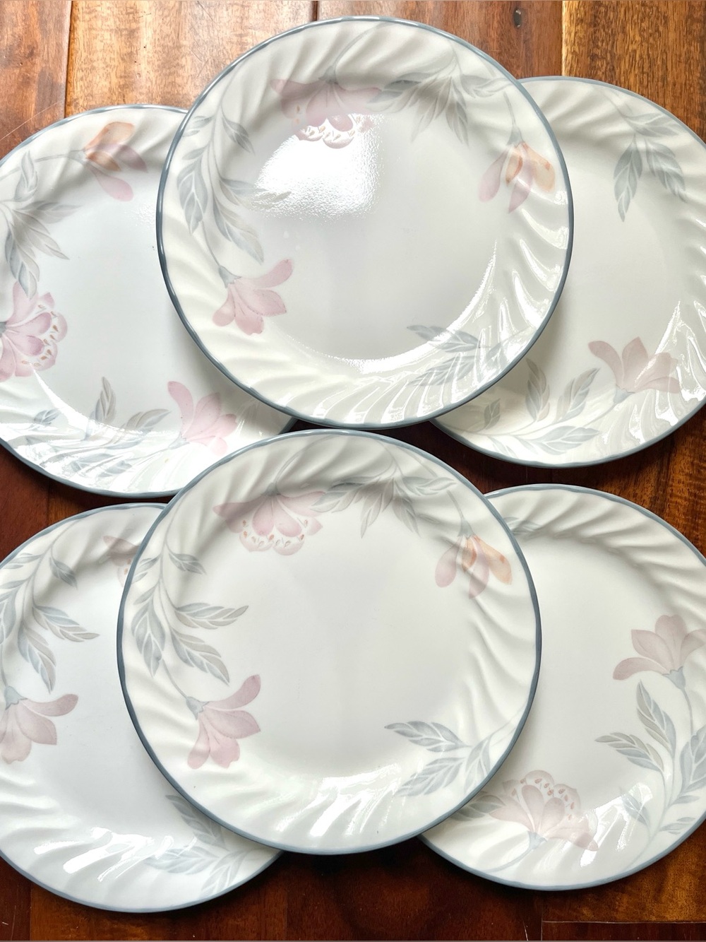 6 Pc Corelle Pink Trio Pattern Plates 7.25" salad or bread